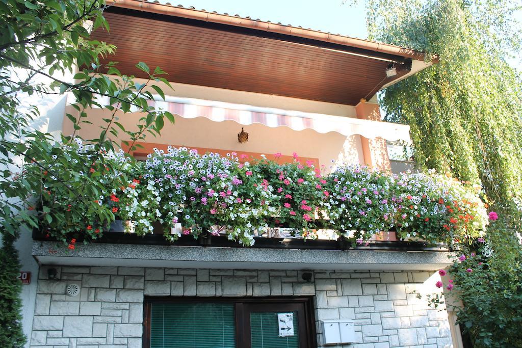 Rooms Jurca Postojna Kültér fotó