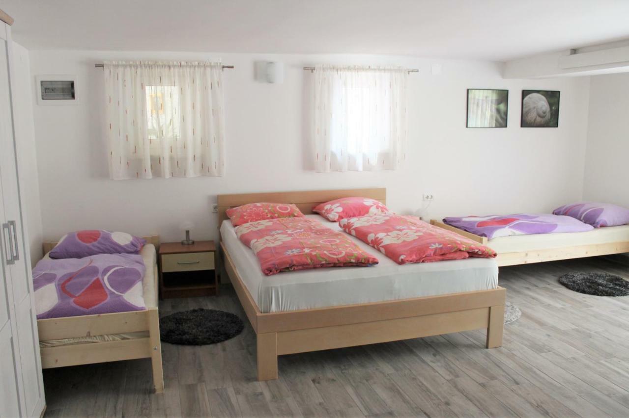 Rooms Jurca Postojna Kültér fotó
