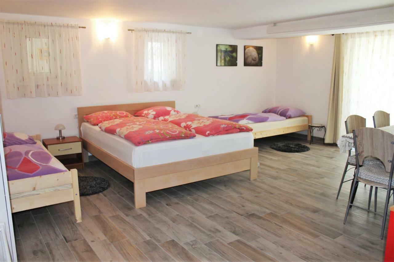Rooms Jurca Postojna Kültér fotó