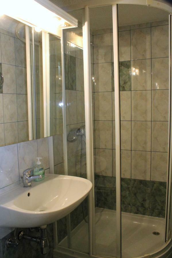 Rooms Jurca Postojna Kültér fotó