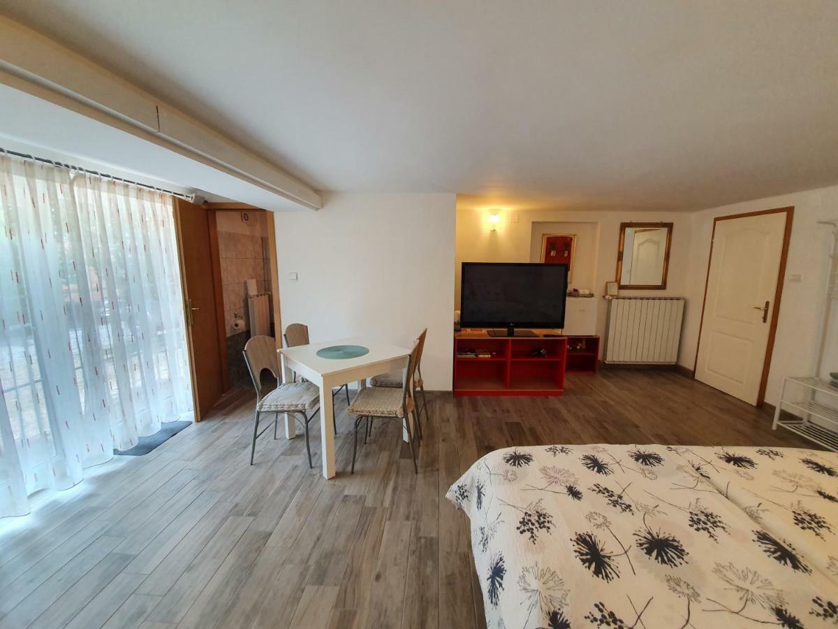 Rooms Jurca Postojna Kültér fotó
