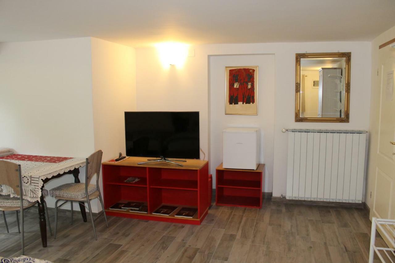 Rooms Jurca Postojna Kültér fotó
