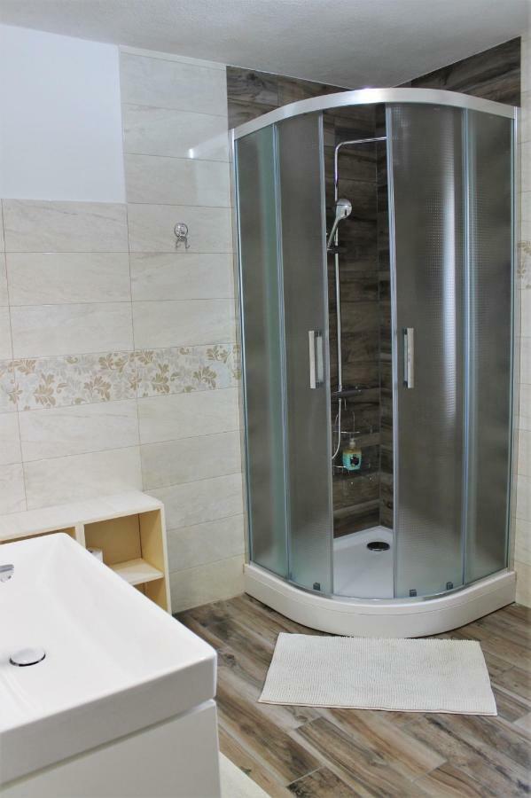 Rooms Jurca Postojna Kültér fotó